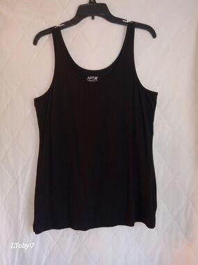 Apt. 9 Black Scoop Neck Tank